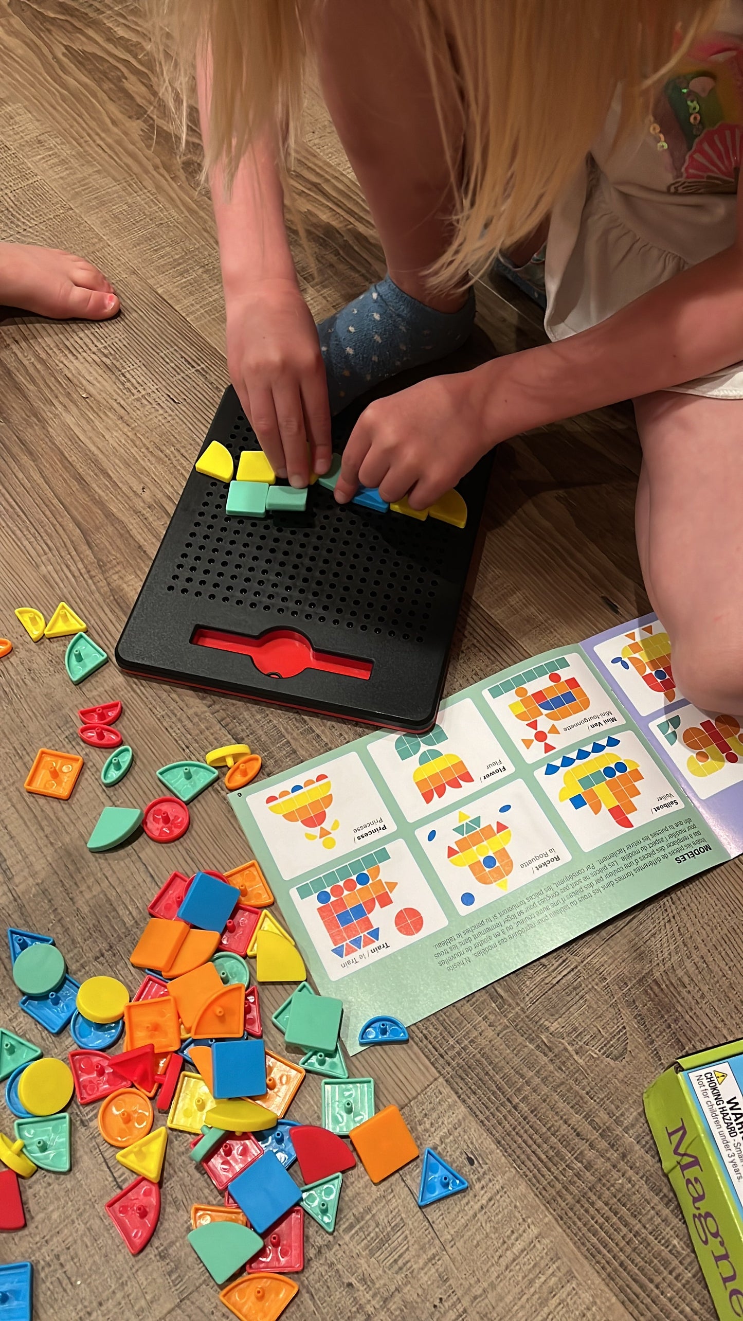 Discovery Toys Magnetic Design Board 2-in-1 Activity Pad