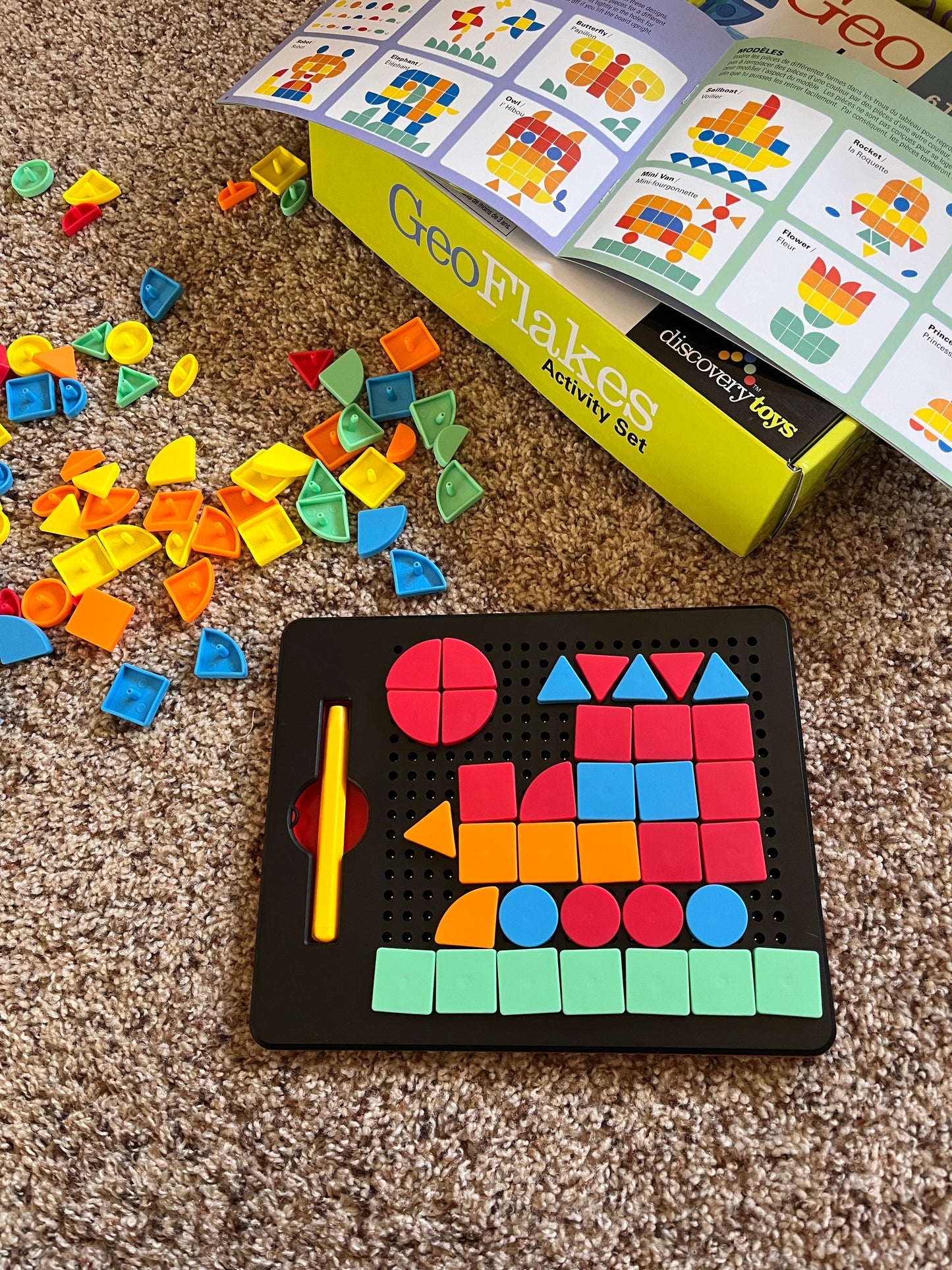 Discovery Toys Magnetic Design Board 2-in-1 Activity Pad