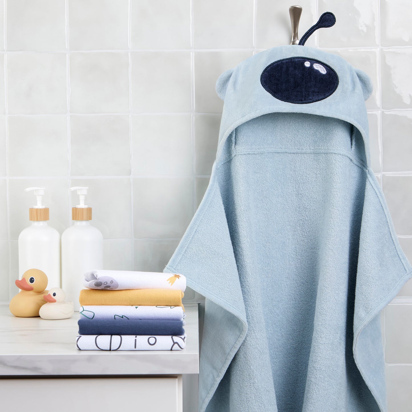 Evolur AstroNap 6 pc Gift Set - Hooded Towel & 5pc Wash Cloths