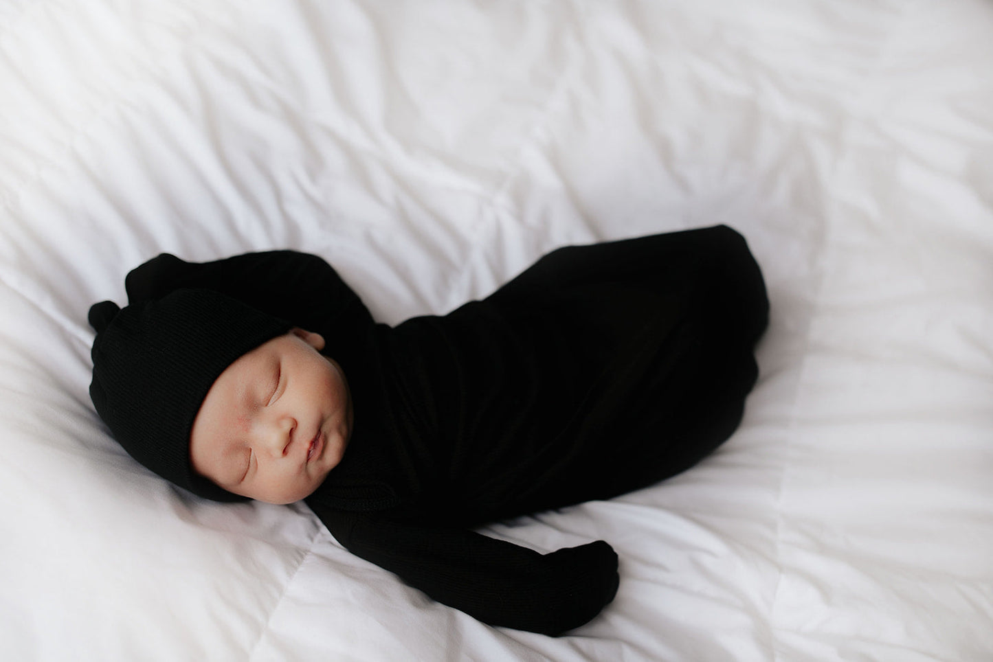 variant:style=Gown & Hat