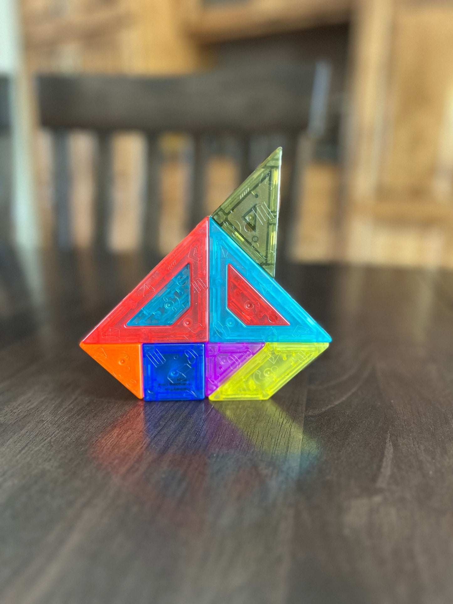 Discovery Toys Magnetic 9-Piece Tangram Puzzle Challenge