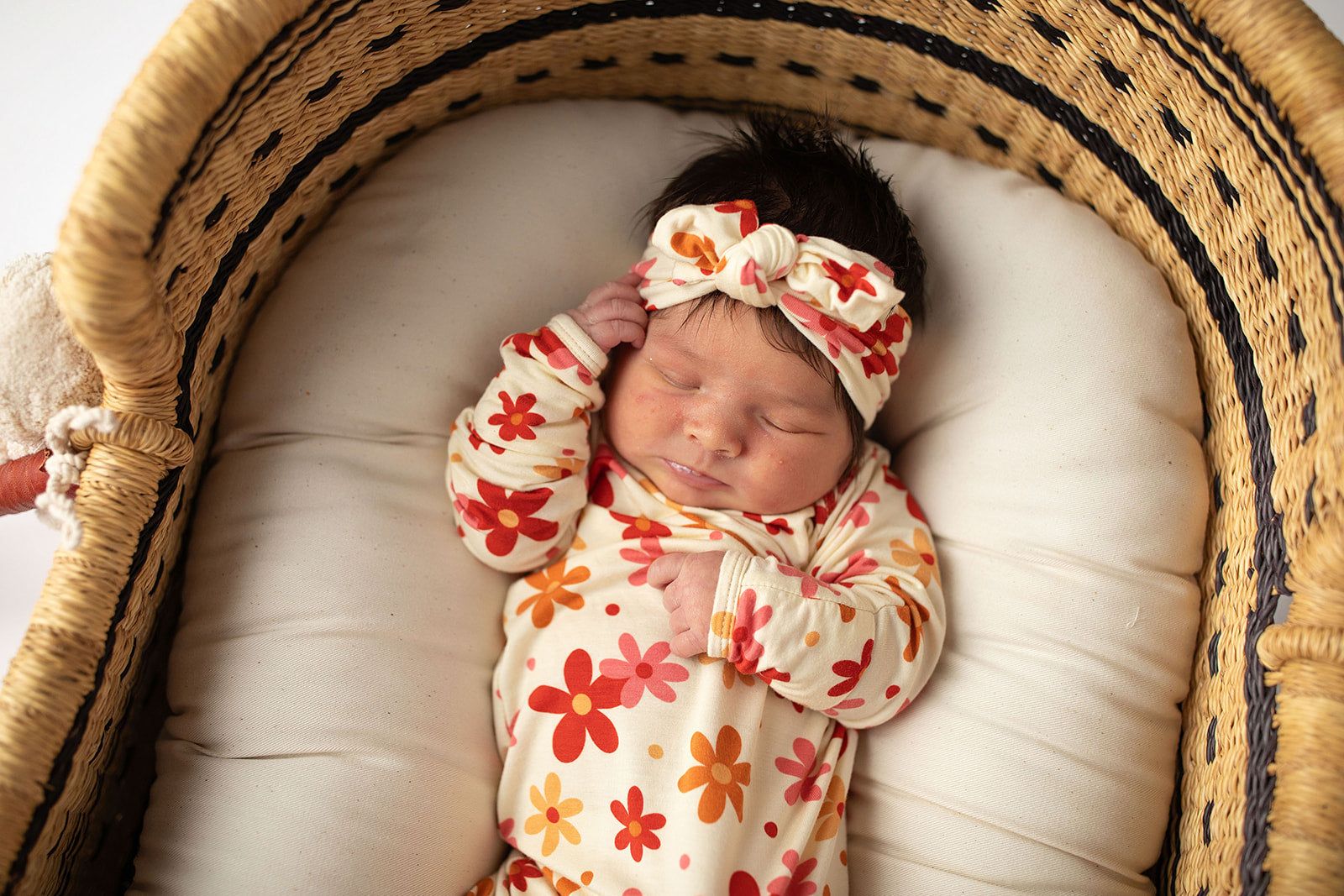 variant:style=Groovy Gown With Bow