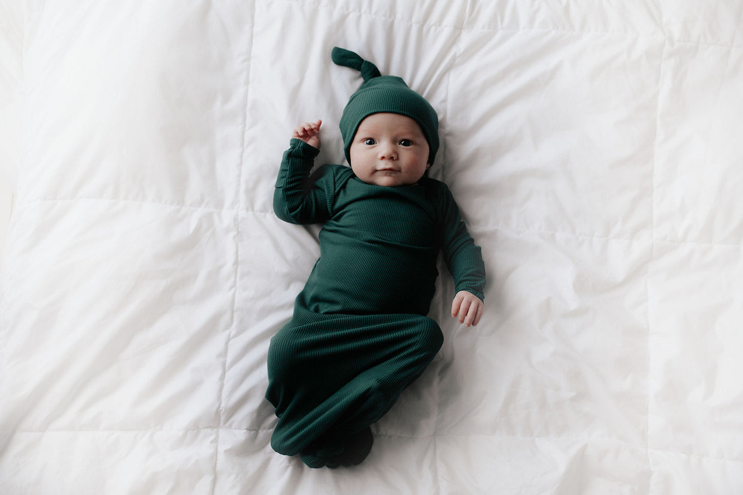 variant:style=Gown & Hat