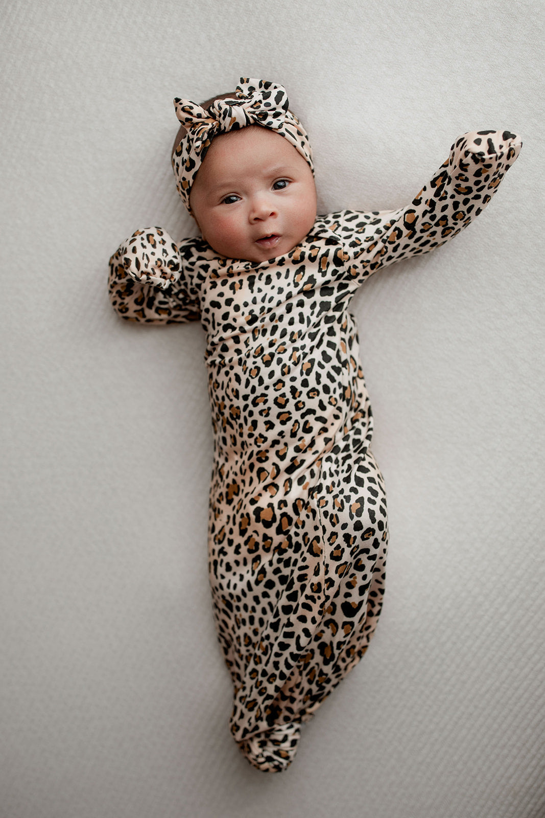 variant:style=Gown & Bow