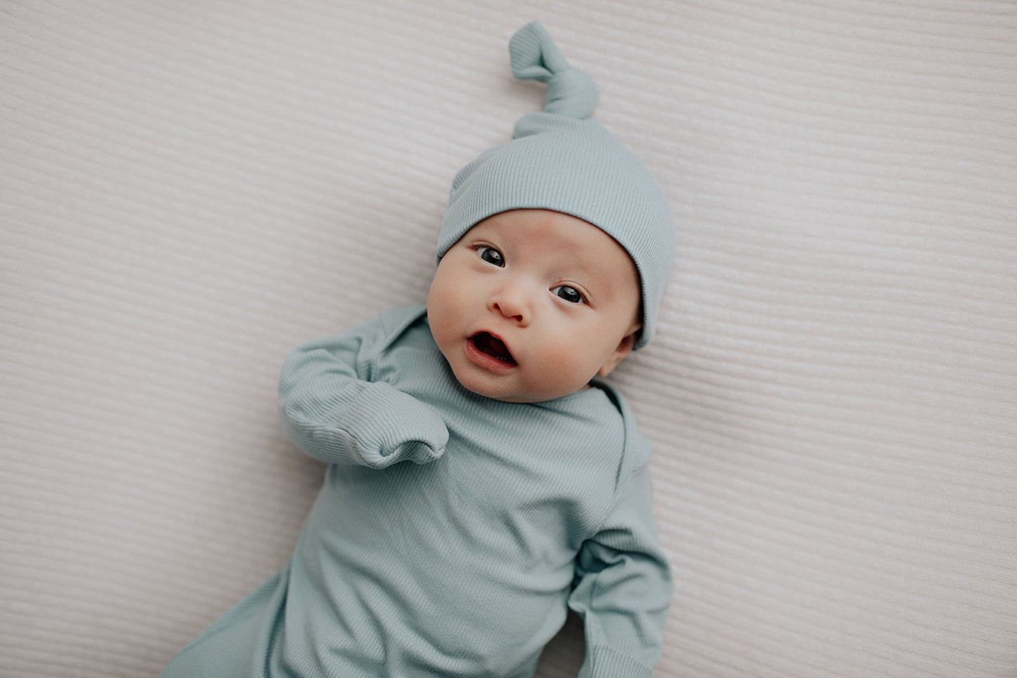 variant:style=Gown & Hat
