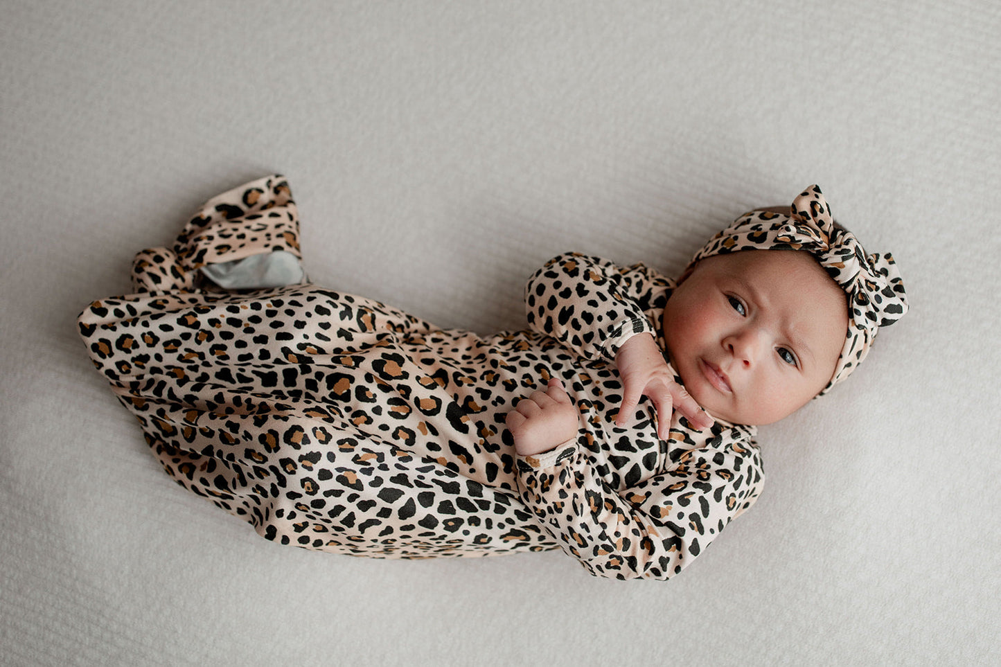 variant:style=Gown & Bow