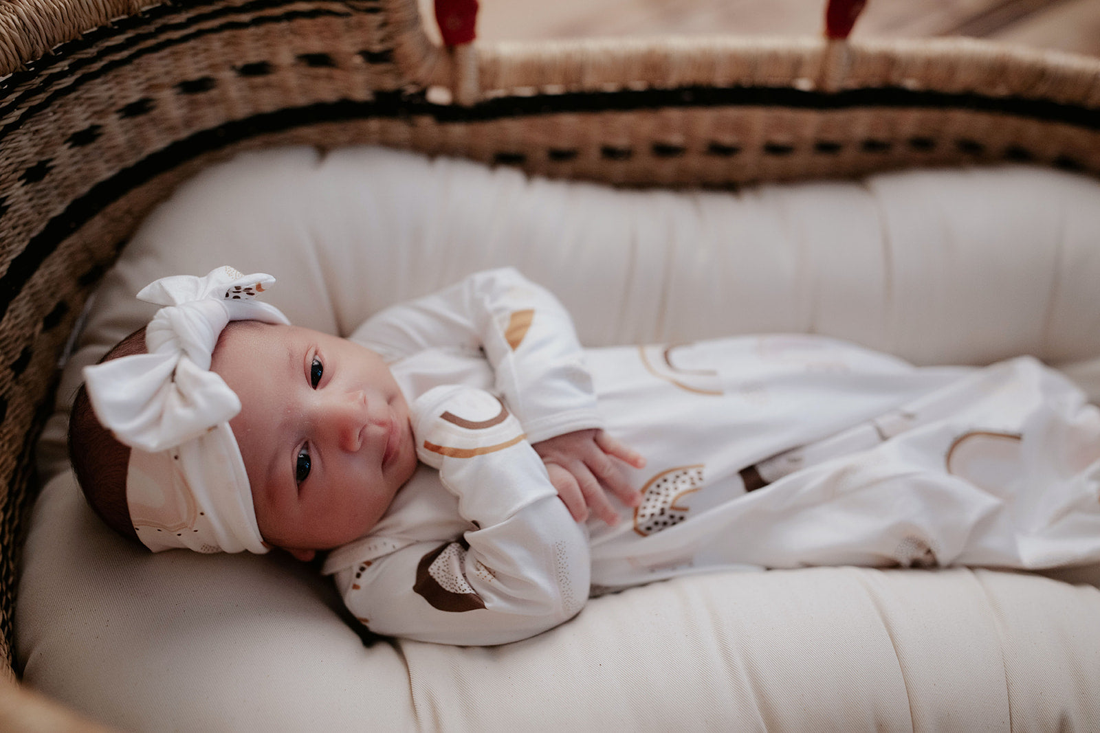 variant:style=Gown & Bow