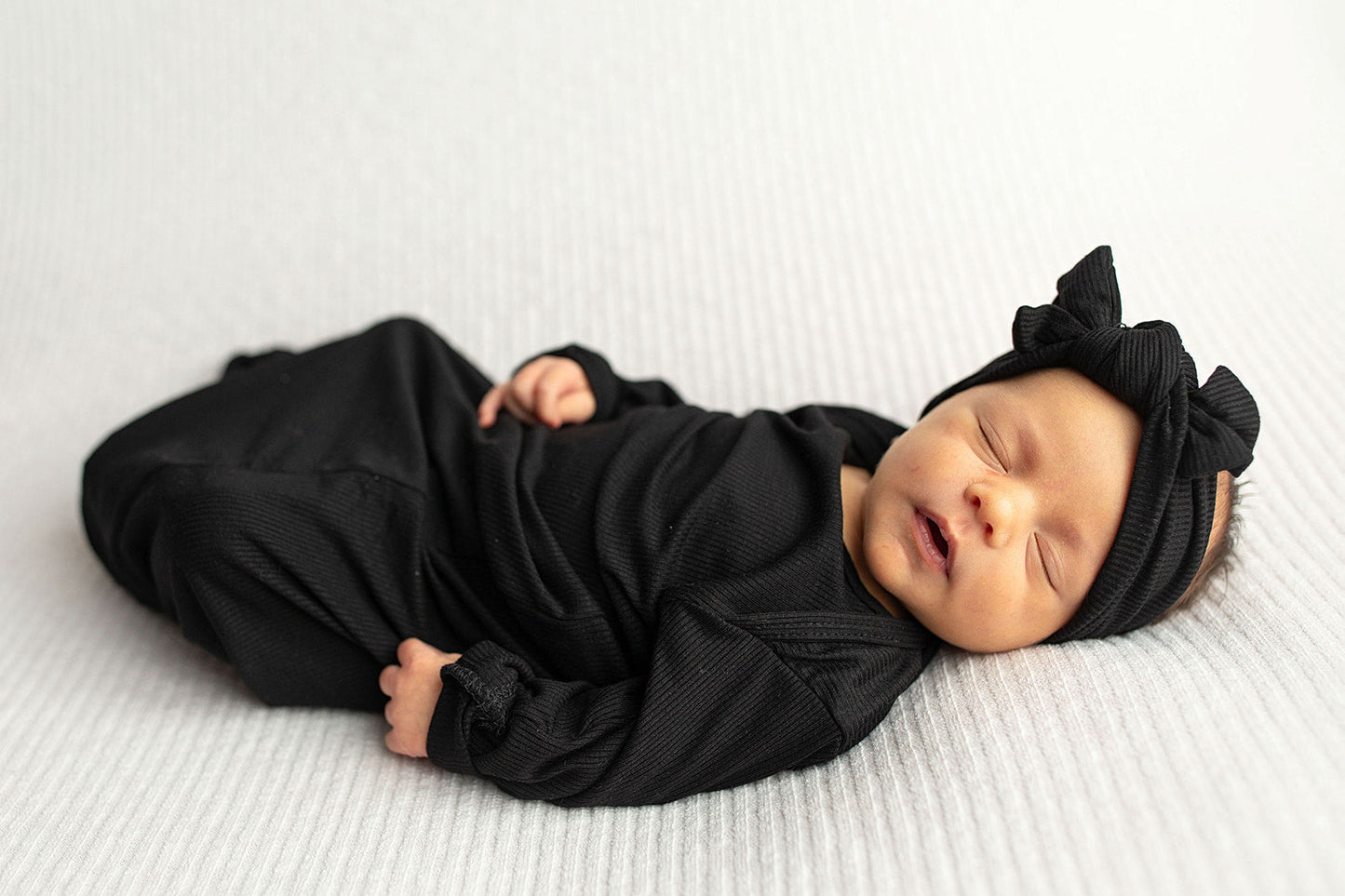 variant:style=Gown & Bow