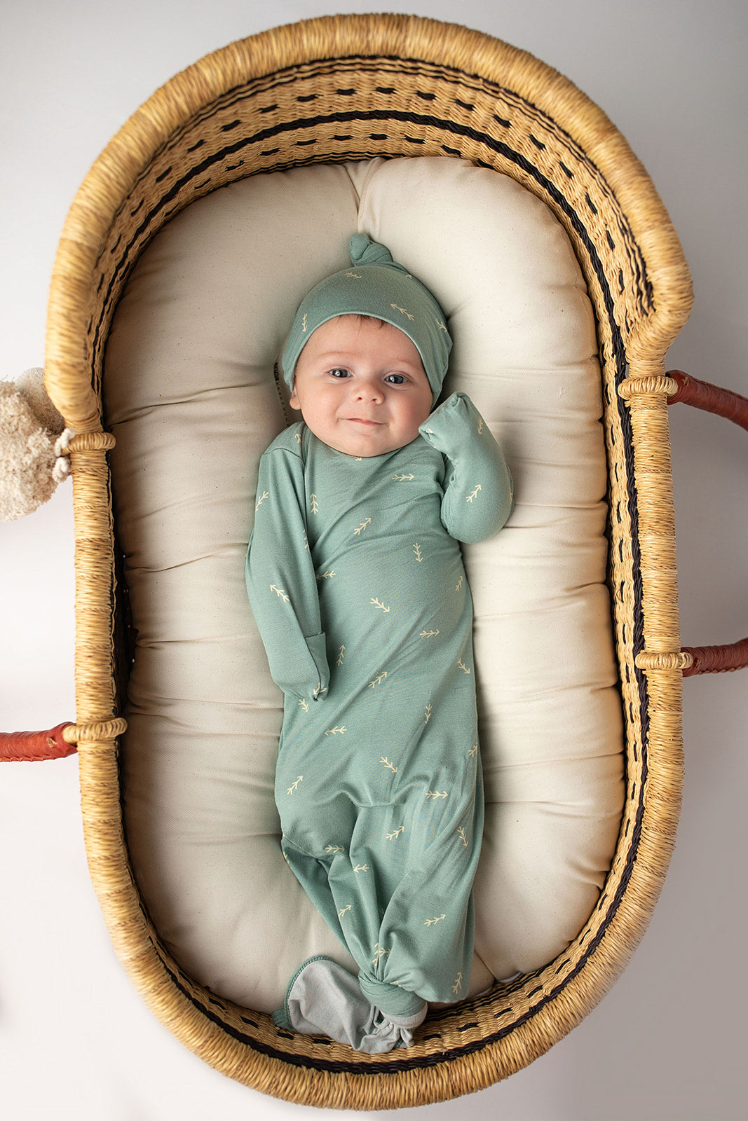 variant:style=Arrow Gown With Hat