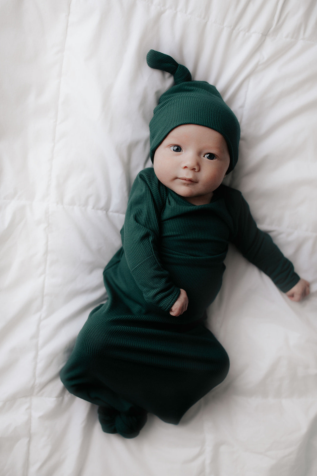 variant:style=Gown & Hat