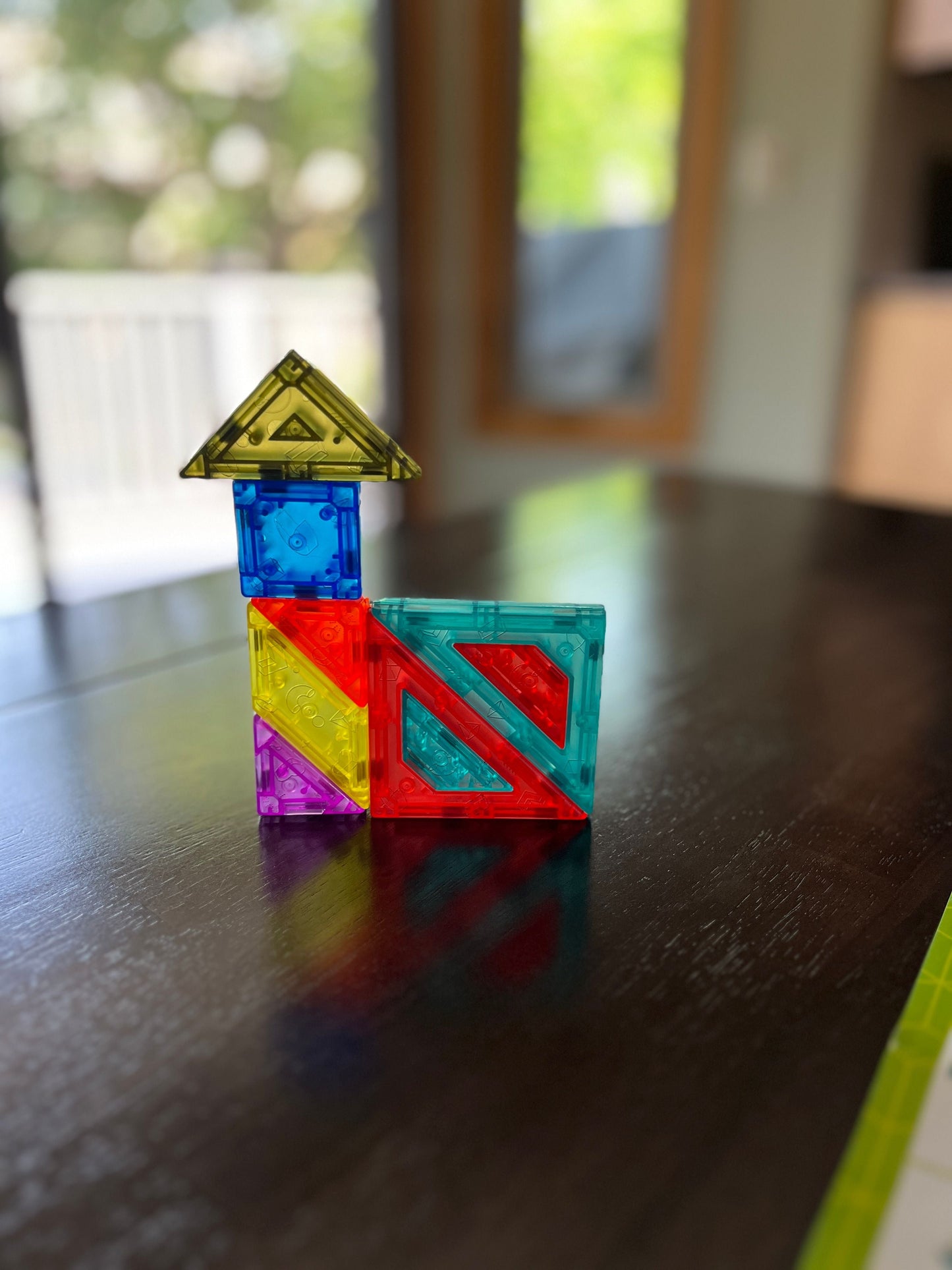 Discovery Toys Magnetic 9-Piece Tangram Puzzle Challenge