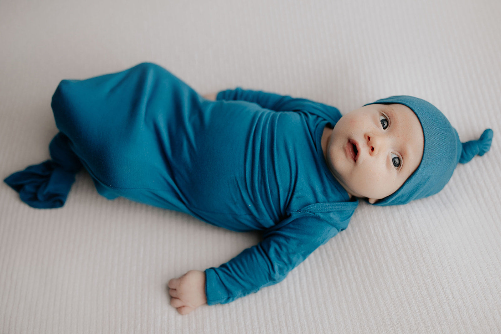 variant:style=Gown & Bow