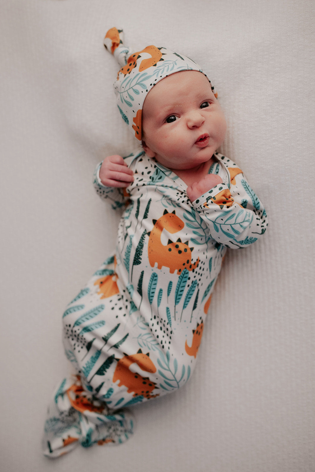 variant:style=Gown & Hat
