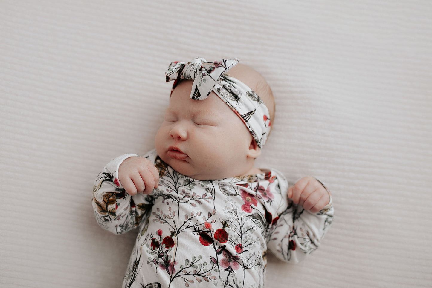variant:style=Gown & Bow