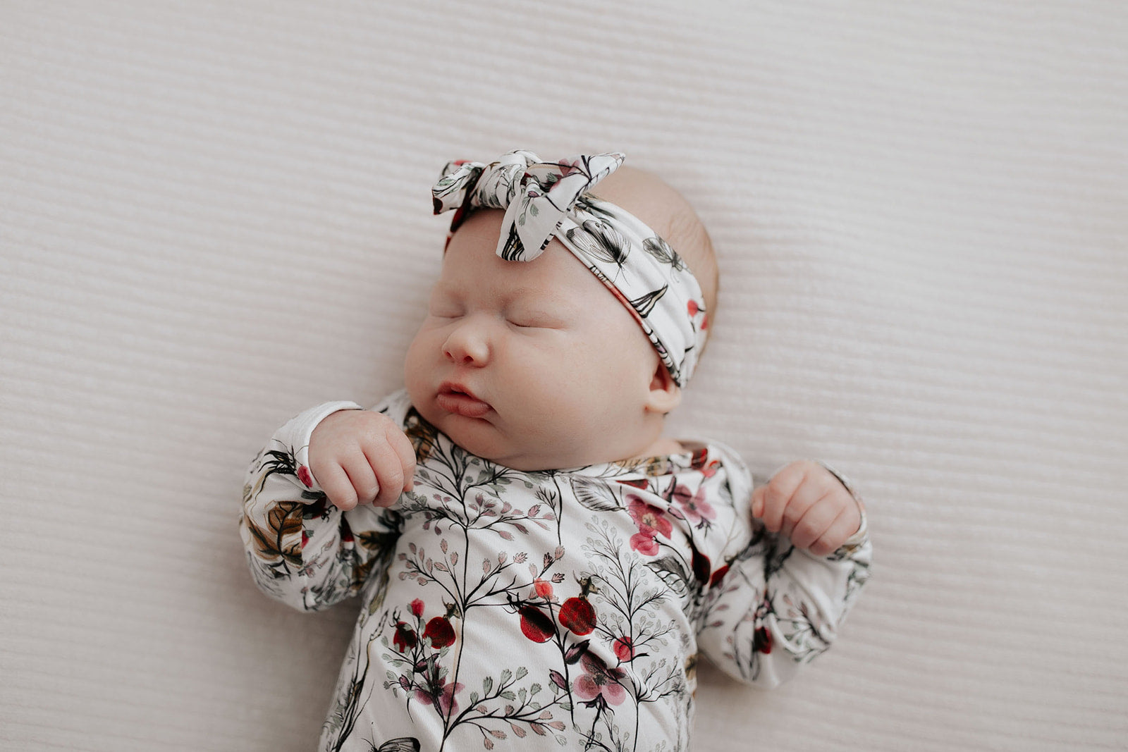 variant:style=Gown & Bow