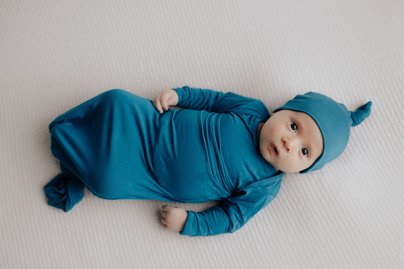 variant:style=Gown & Hat