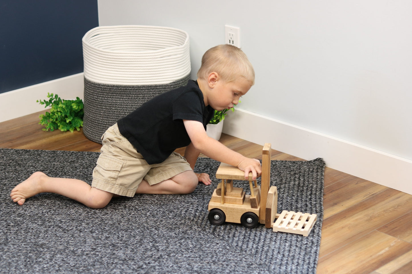 Amish Wooden Forklift Toy With Pallet Child-Safe Finish