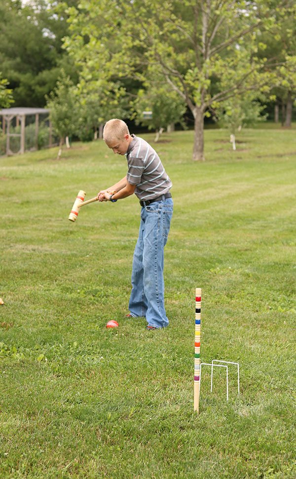 Amish Deluxe 8-Player Croquet Game Set Wooden Holder or Duffel Carry Bag