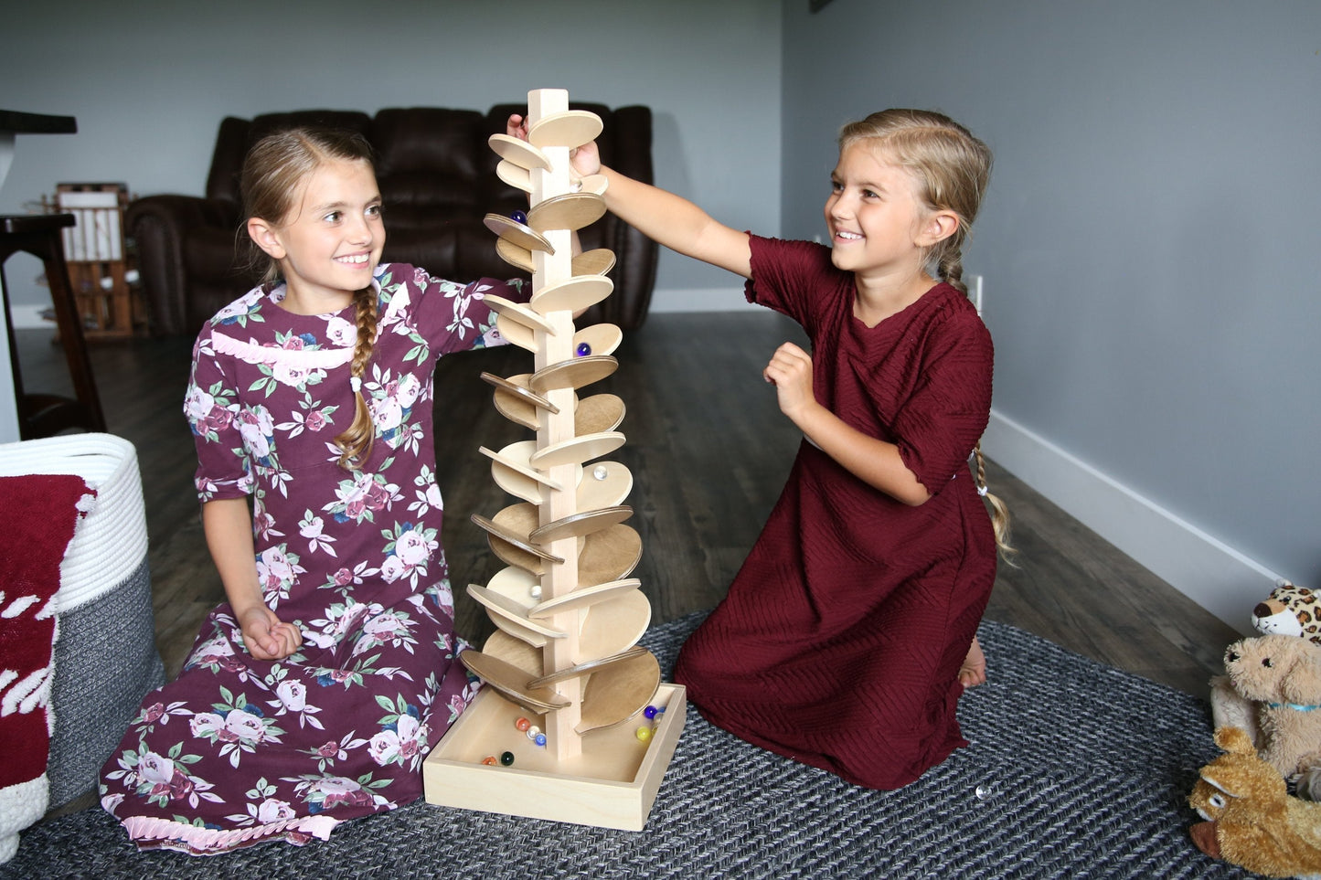 AmishMarble Tree Wooden Toy - Child-Safe Finish - Pack of Marbles Included