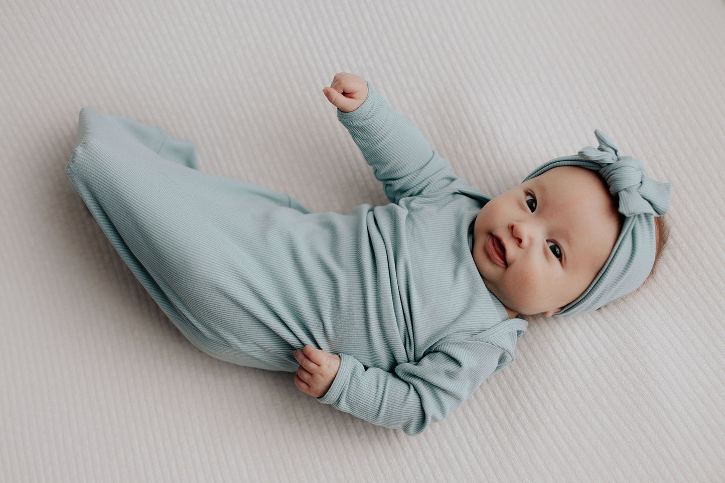 variant:style=Gown & Bow