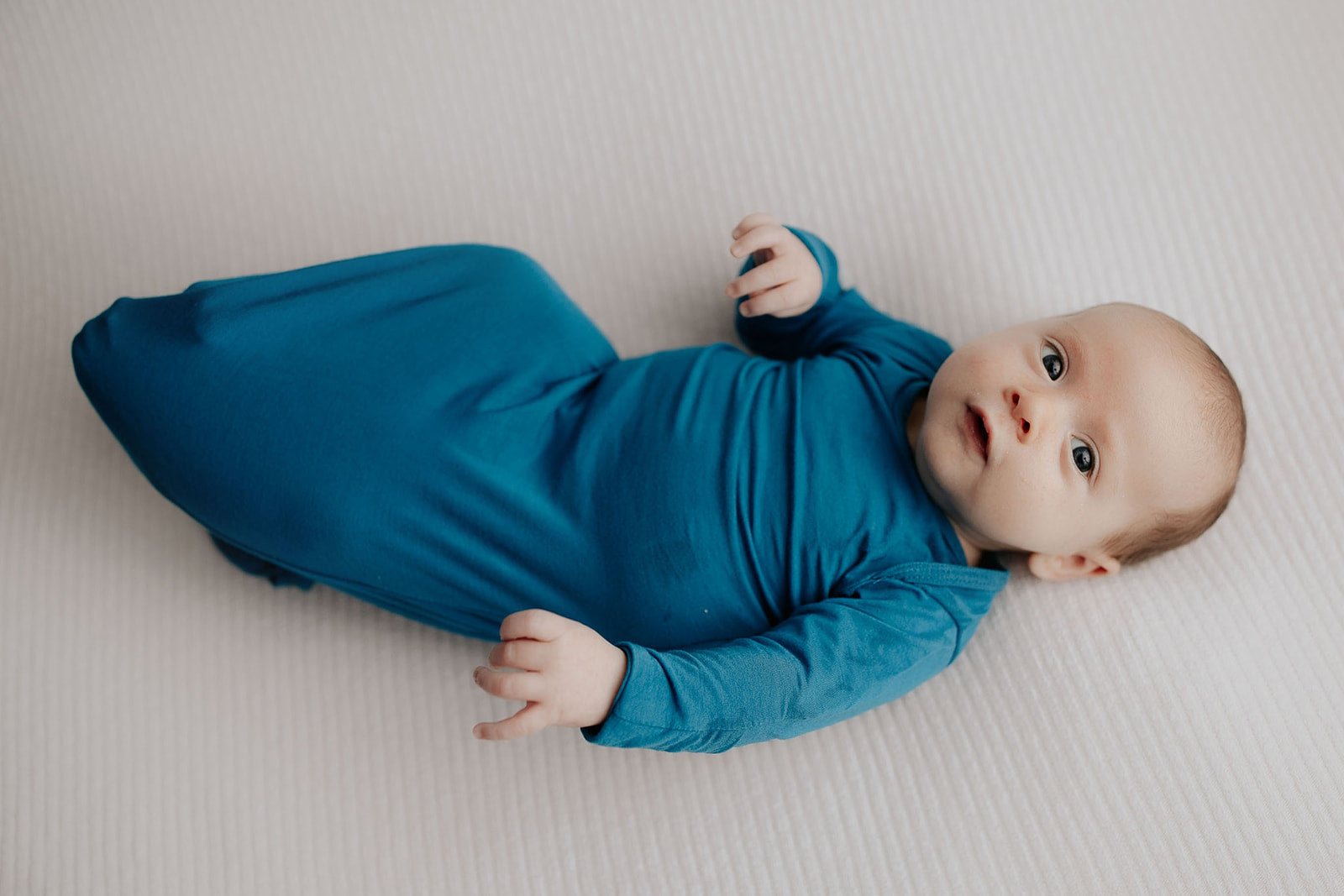 variant:style=Gown & Bow