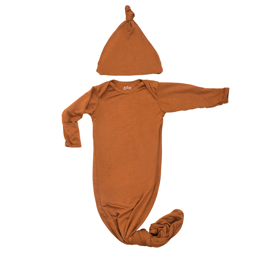 variant:style=Gown & Hat 
